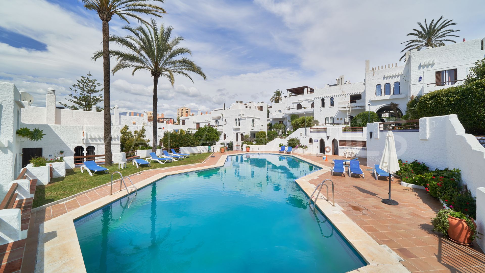 Ground floor duplex for sale in Marbella - Puerto Banus