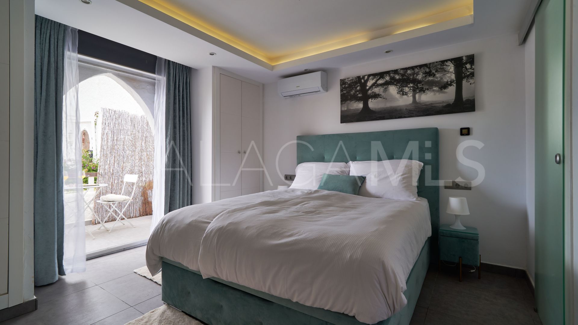 Ground floor duplex for sale in Marbella - Puerto Banus