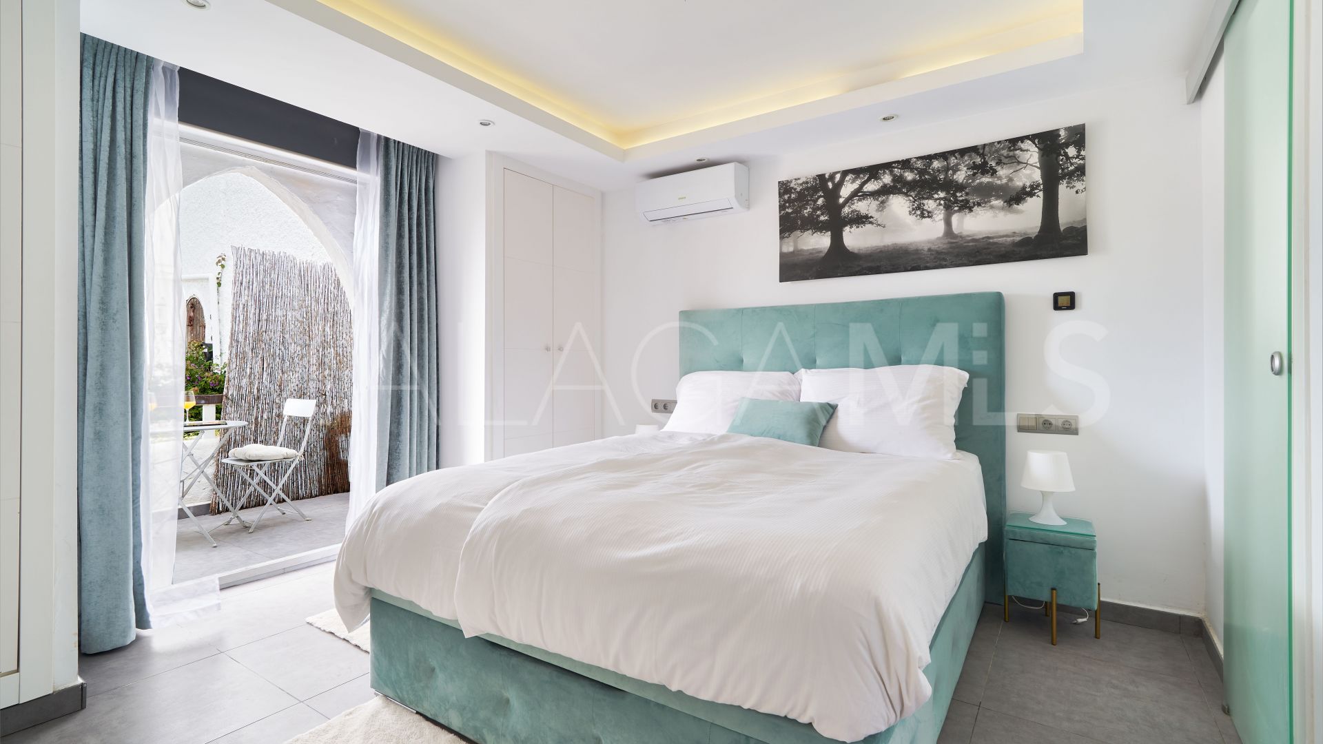 Ground floor duplex for sale in Marbella - Puerto Banus