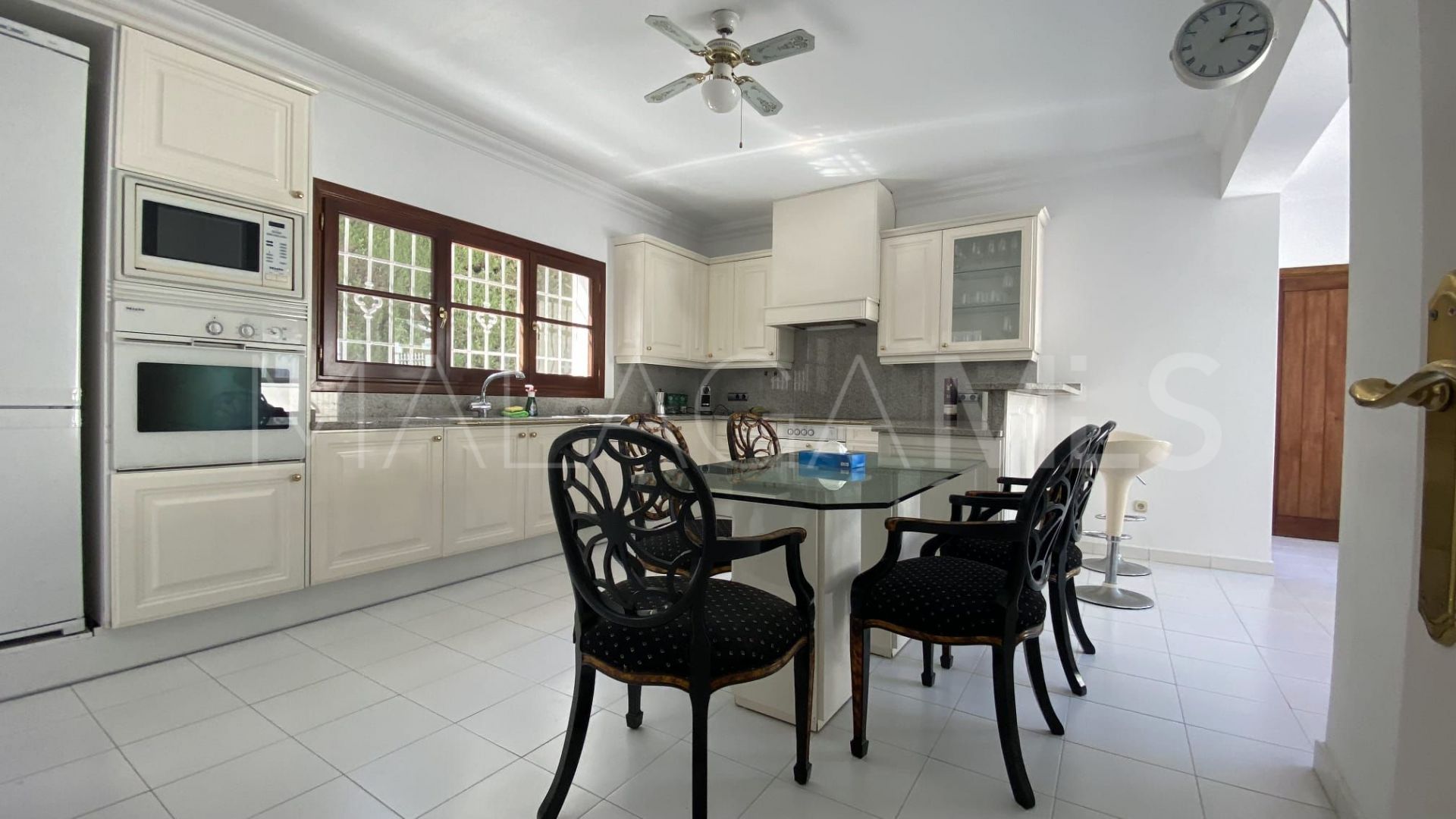 Casa for sale in Marbella Golden Mile with 4 bedrooms