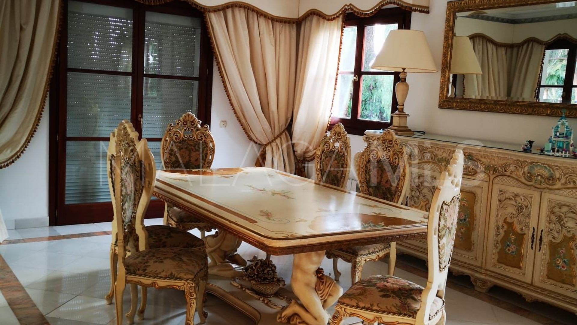 Casa for sale in Marbella Golden Mile with 4 bedrooms