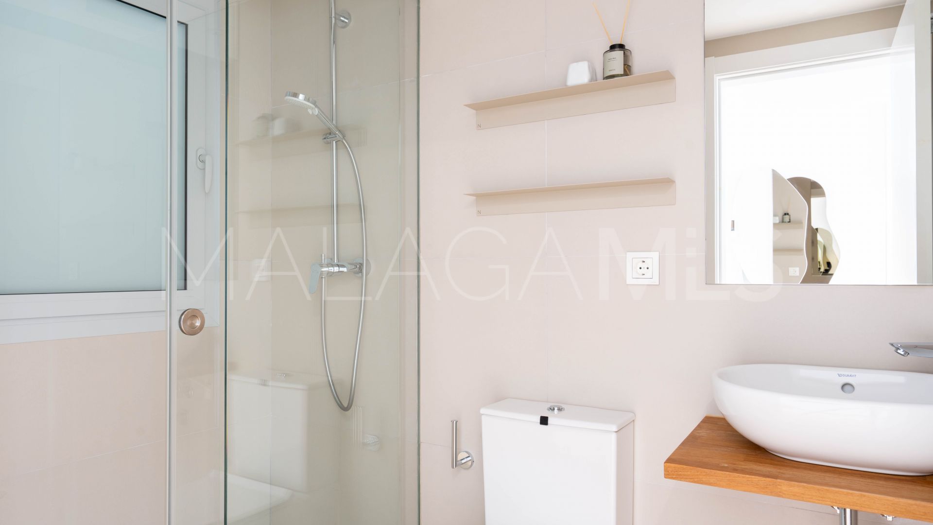 Buy apartamento in Carvajal with 2 bedrooms