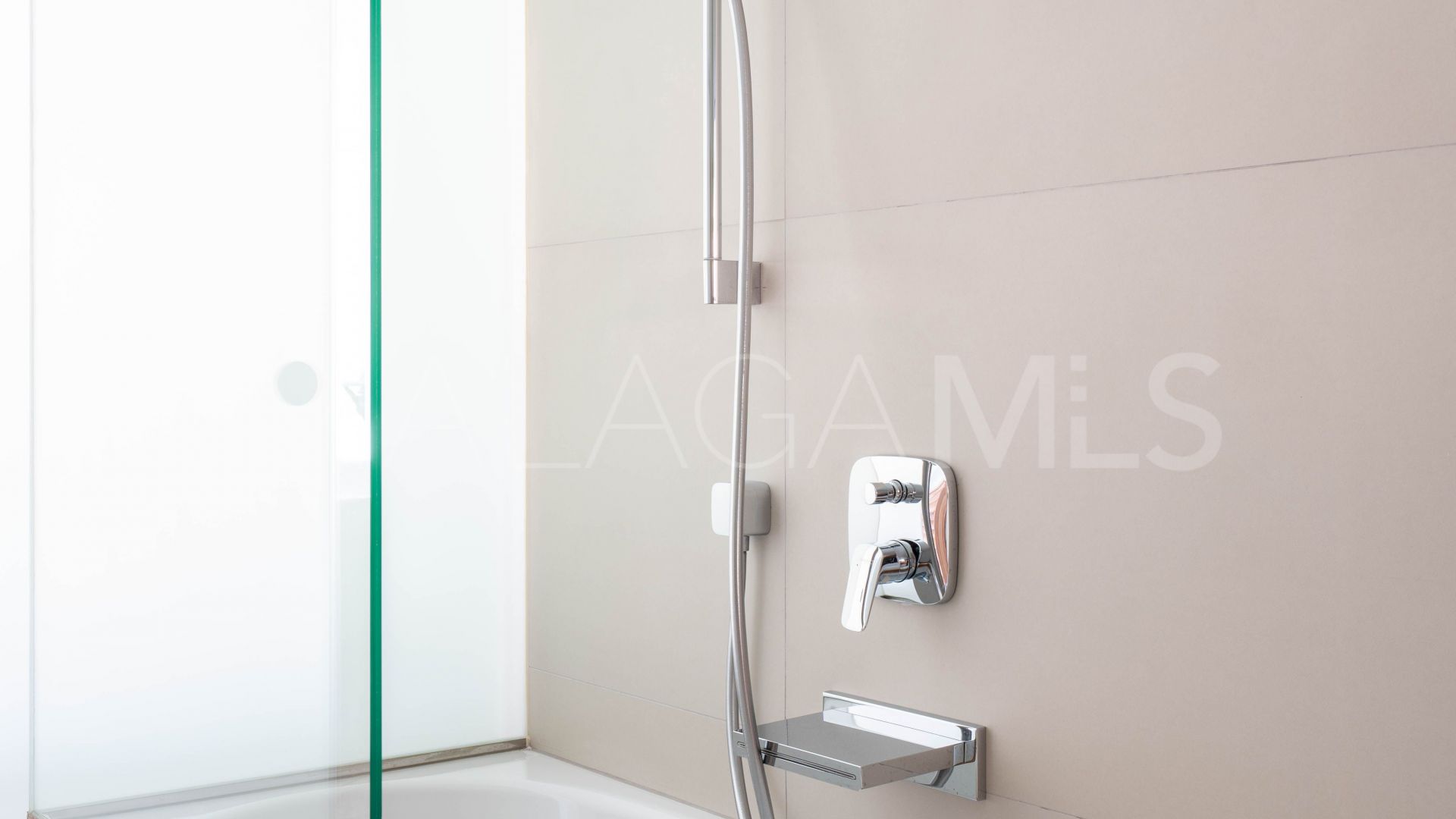 Buy apartamento in Carvajal with 2 bedrooms