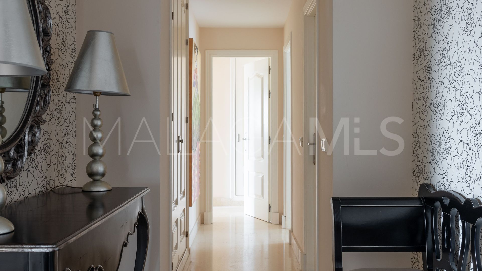 Duplex penthouse for sale in Benahavis