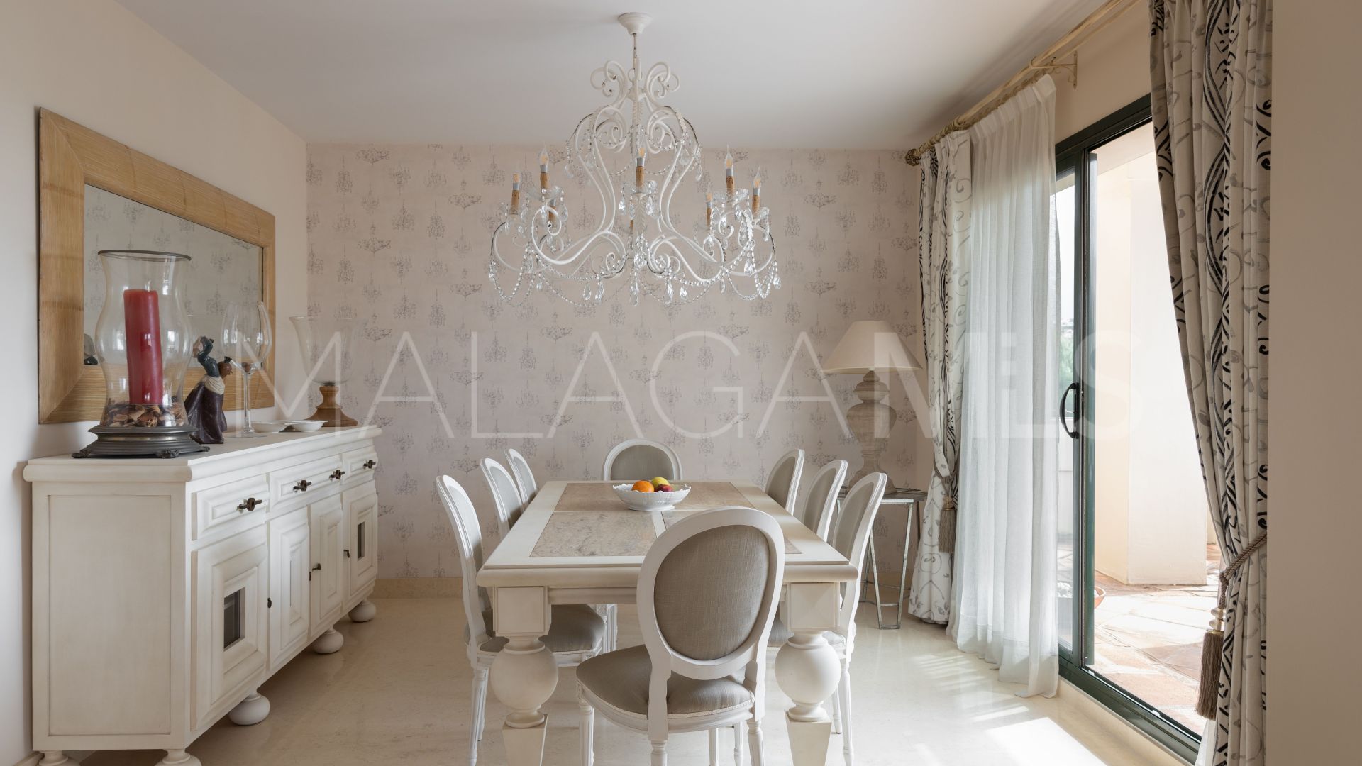 Duplex penthouse for sale in Benahavis