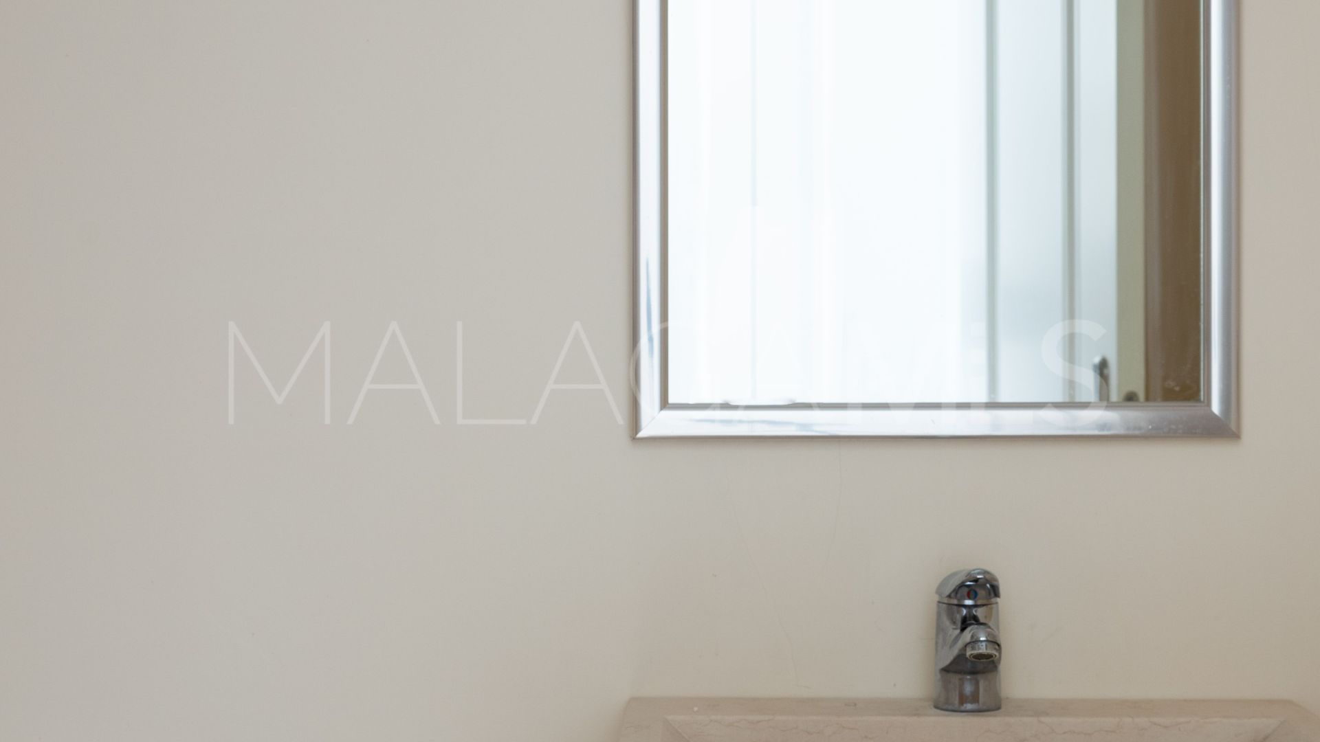 Duplex penthouse for sale in Benahavis