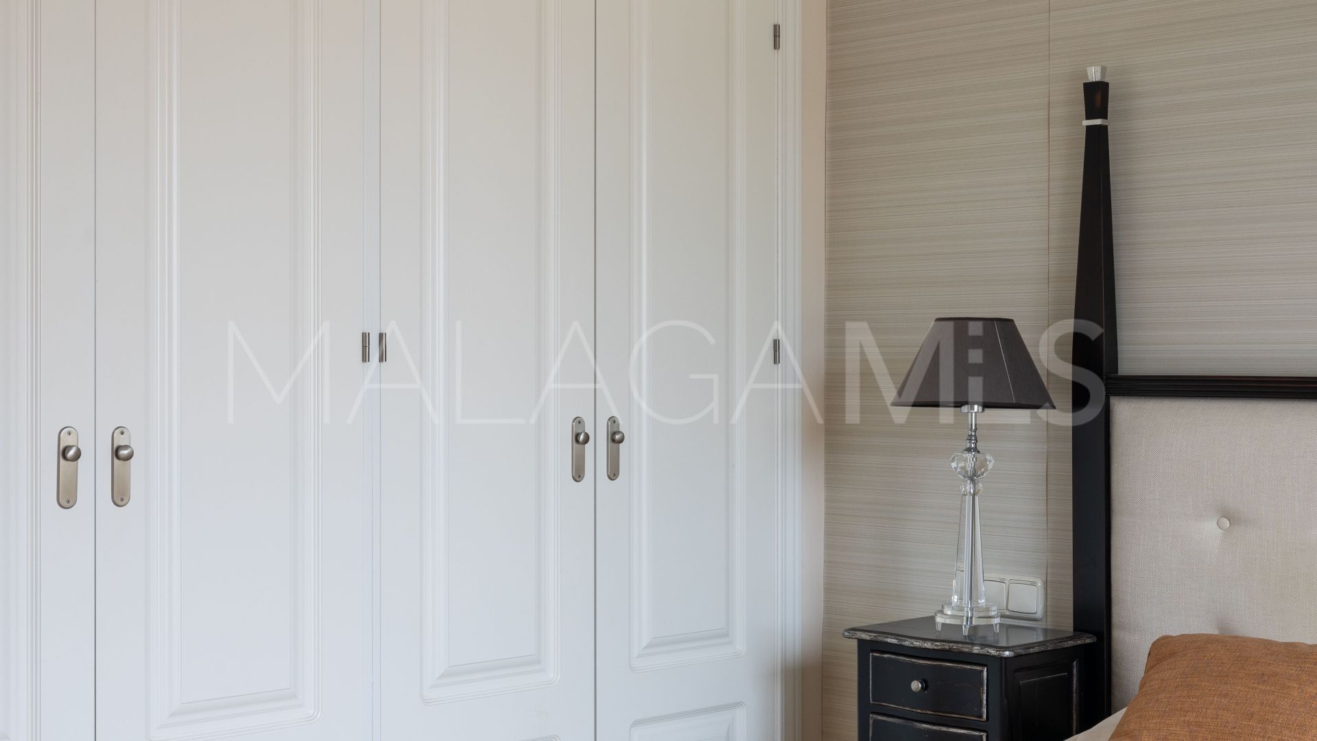 Duplex penthouse for sale in Benahavis