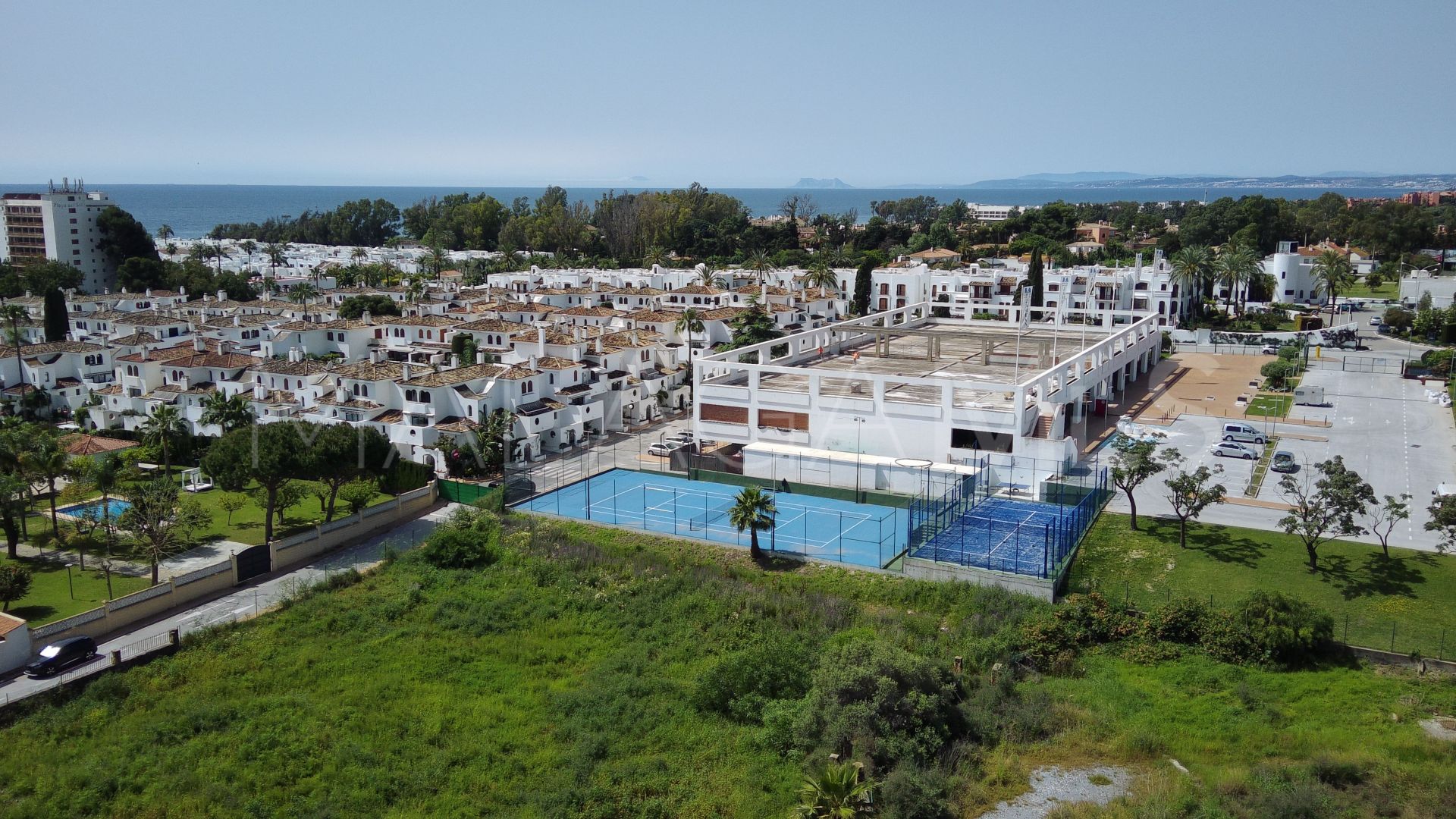 Terrain for sale in Estepona Est