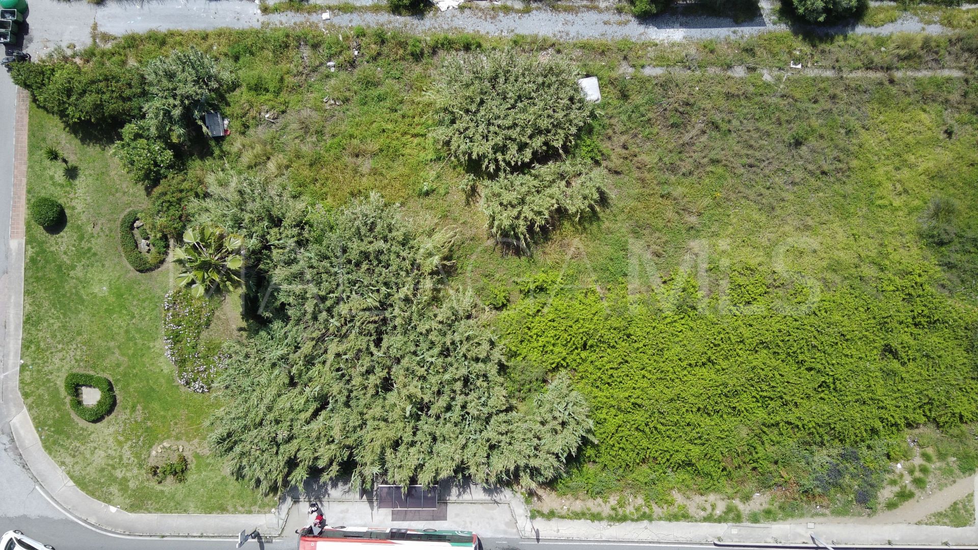 Terrain for sale in Estepona Est