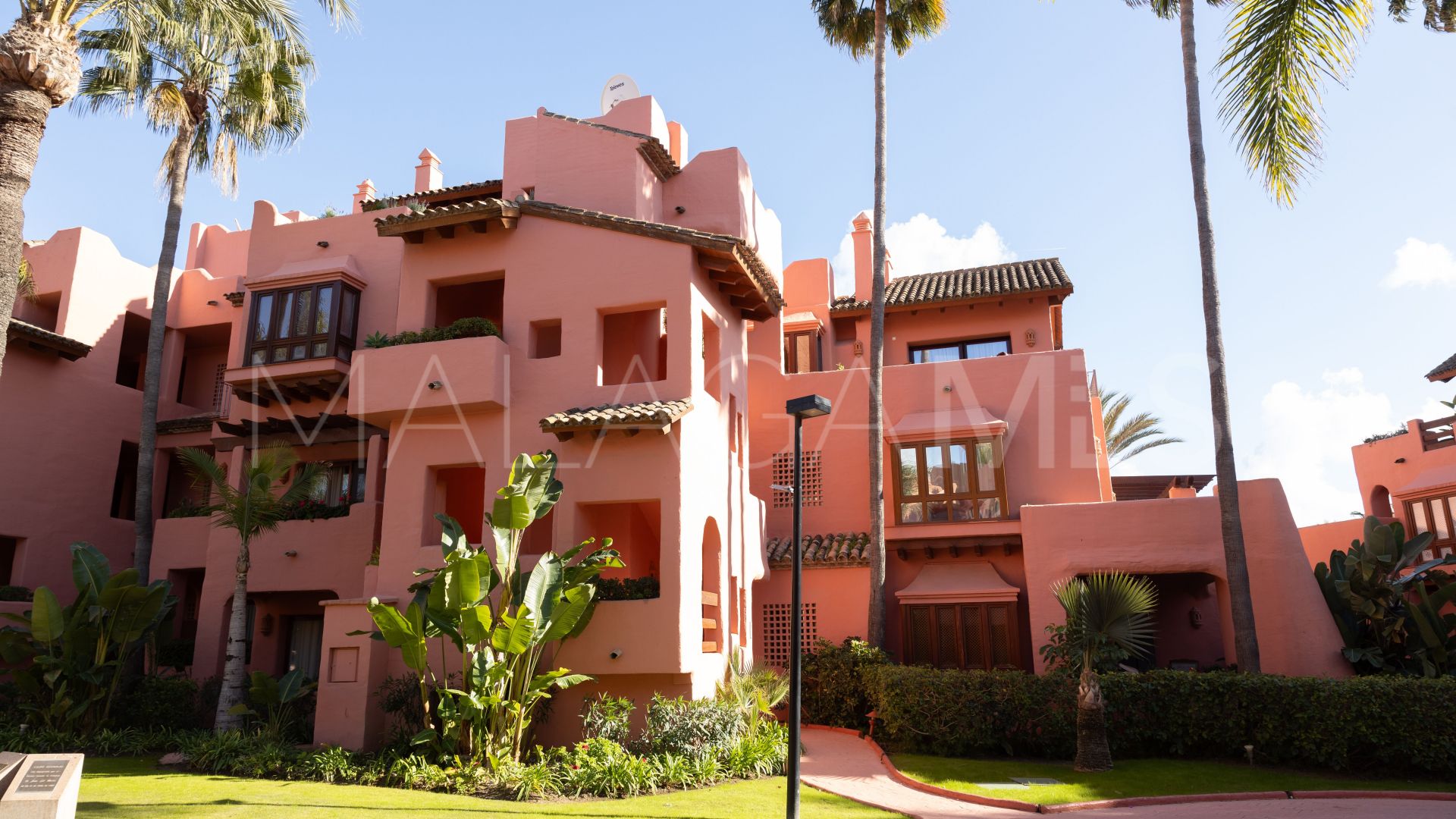 Markplanslägenhet for sale in Beach Side New Golden Mile