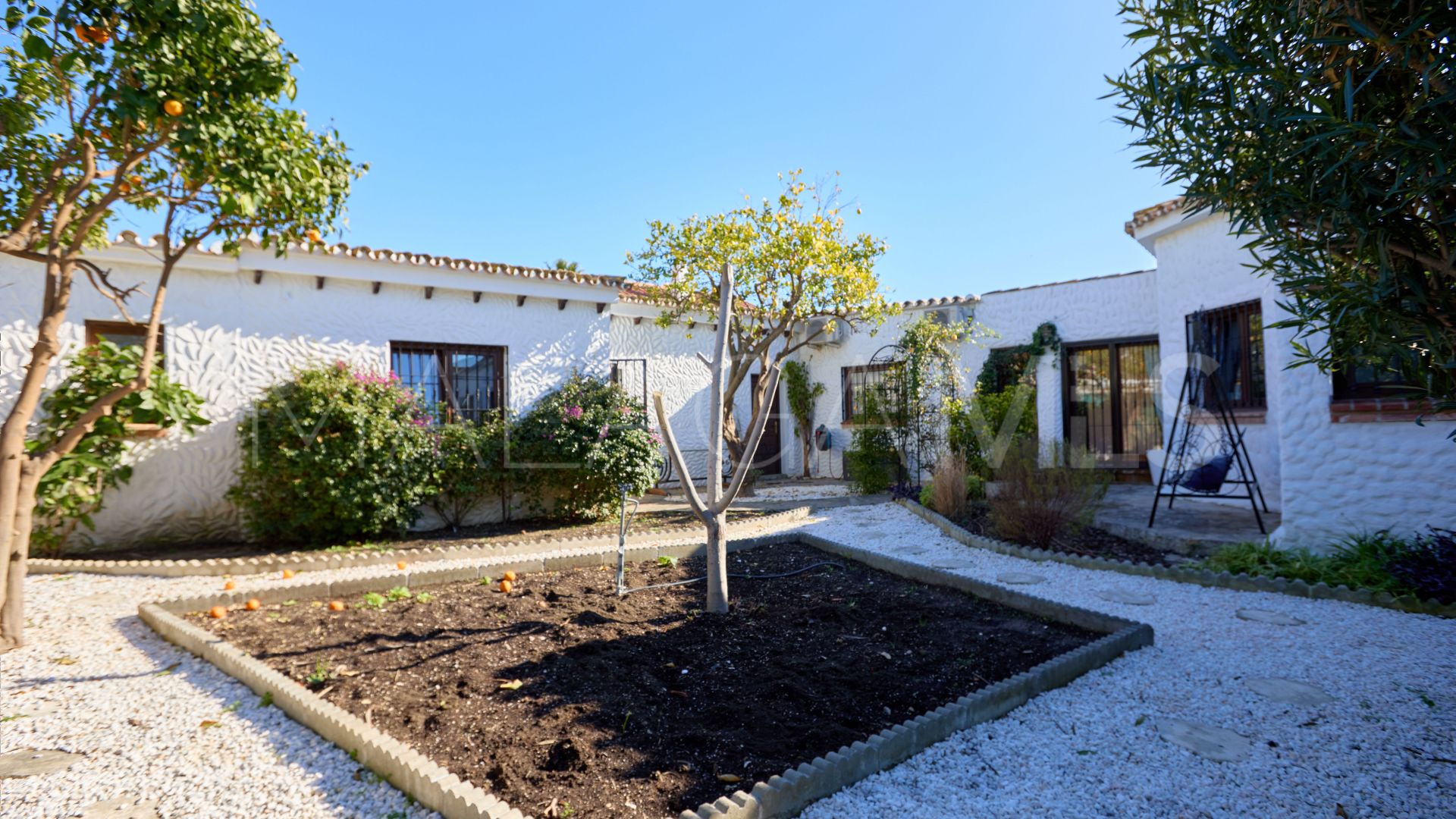 Villa for sale in Carretera de Mijas - Baja