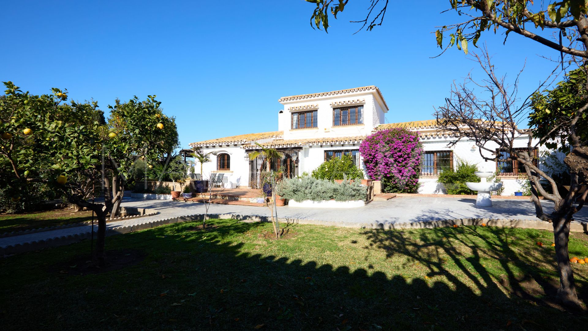 Villa for sale in Carretera de Mijas - Baja