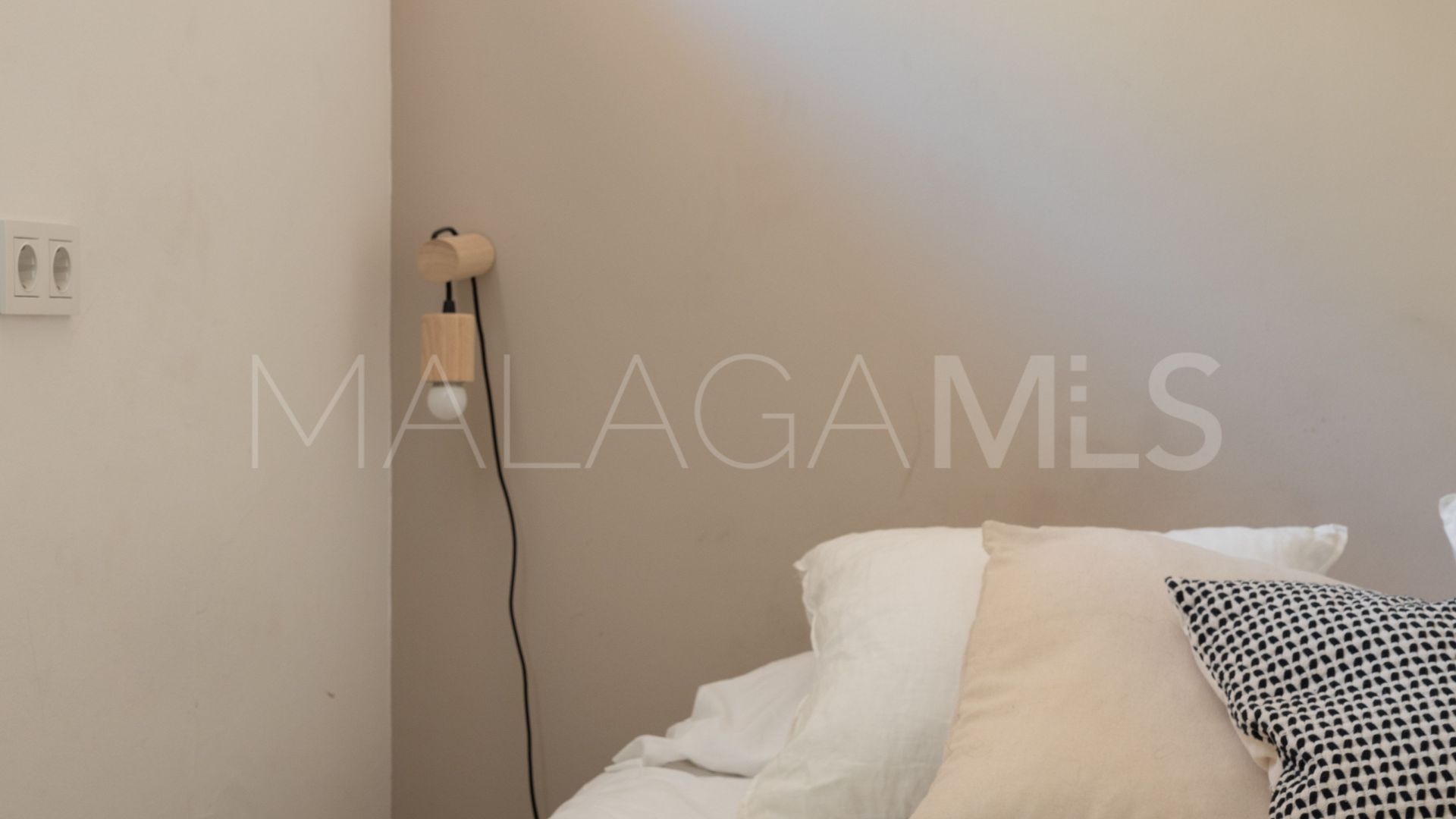 For sale Malaga 1 bedroom ground floor apartment