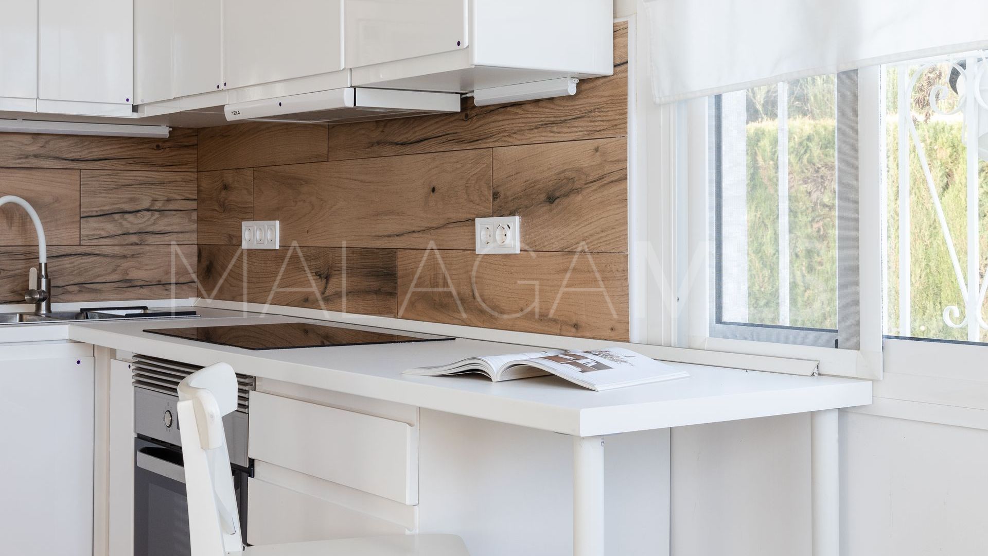 For sale 2 bedrooms apartment in Estepona