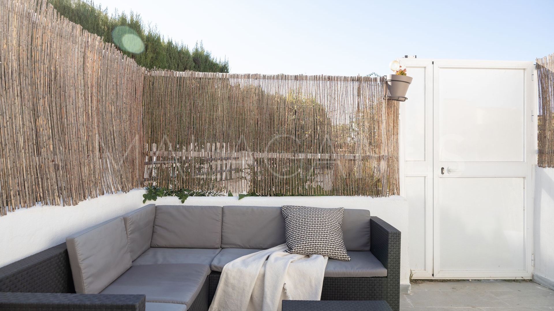 For sale 2 bedrooms apartment in Estepona