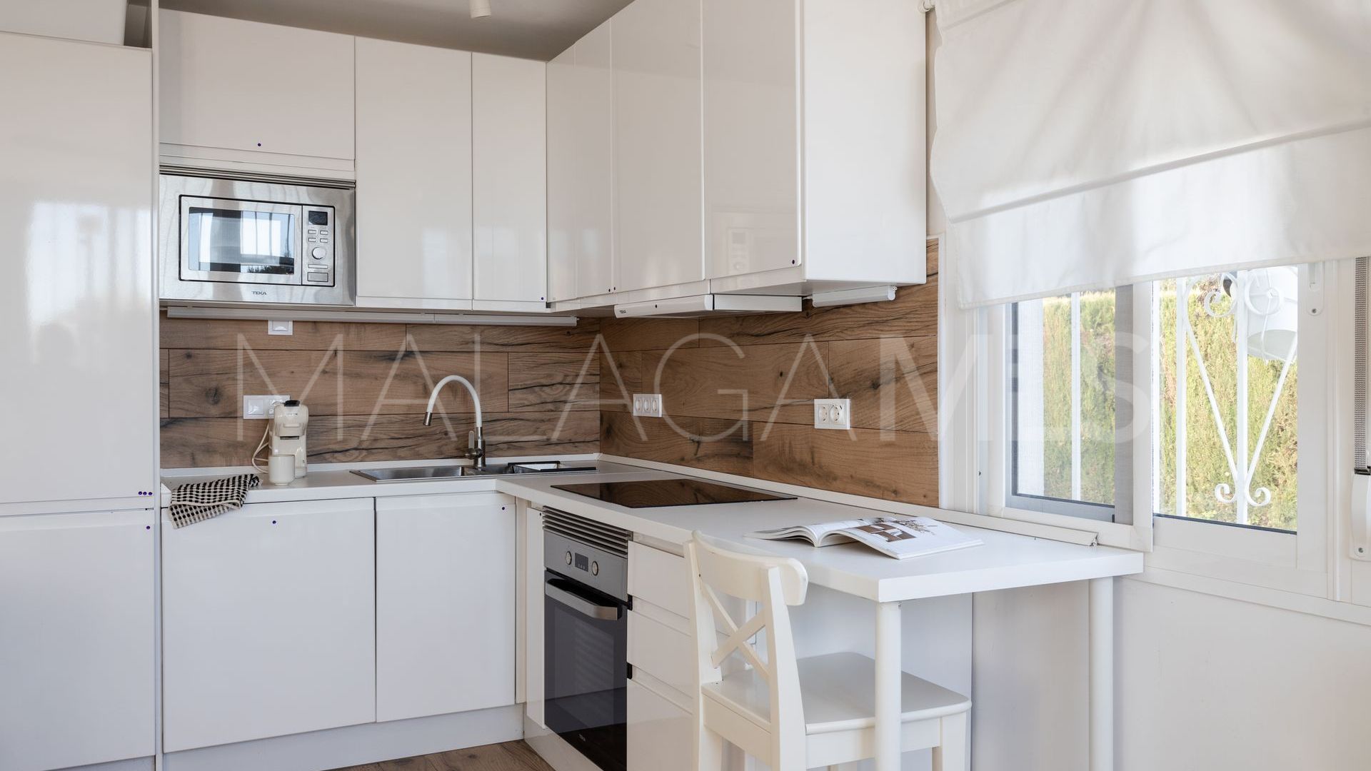 For sale 2 bedrooms apartment in Estepona