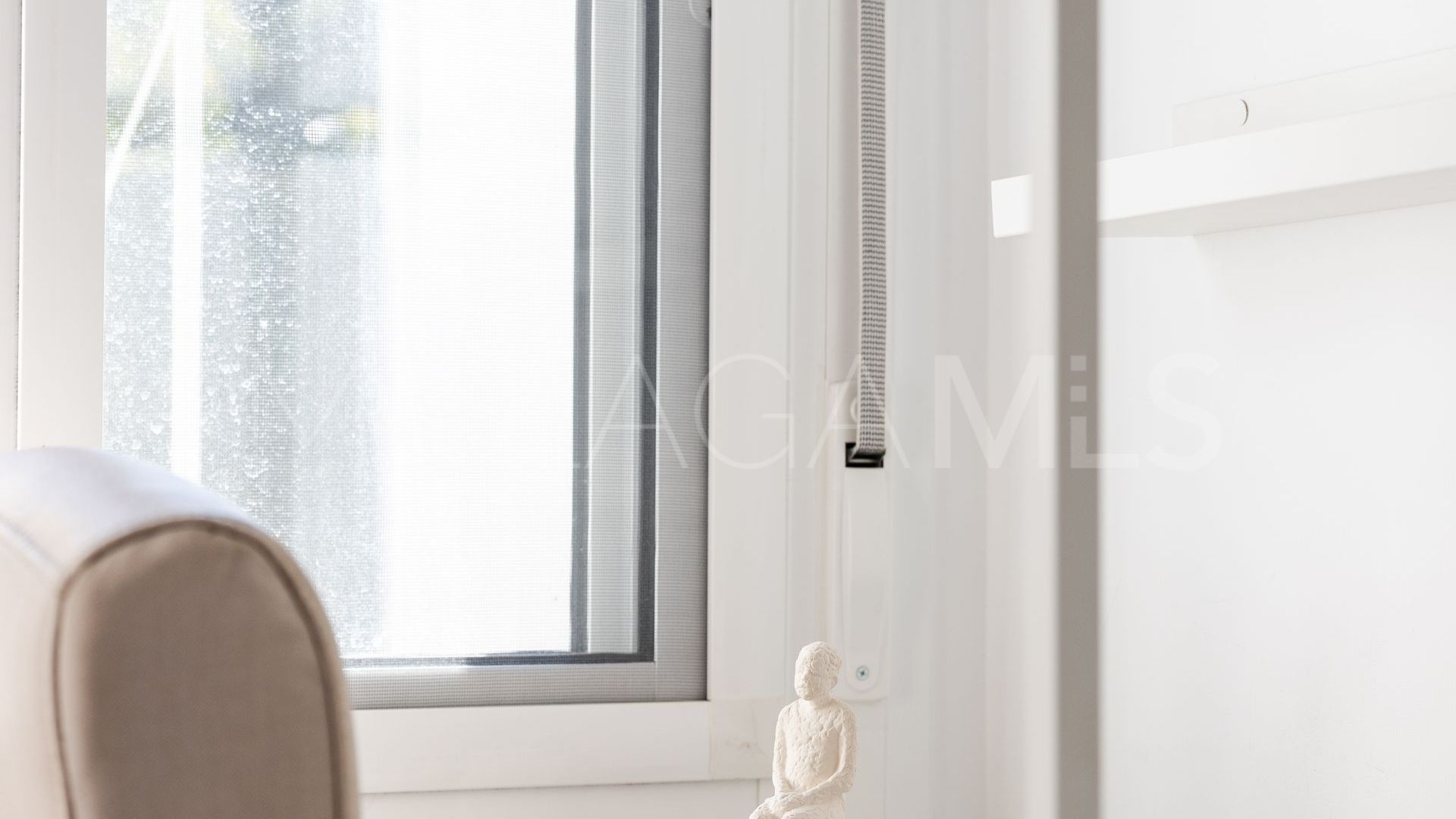 For sale 2 bedrooms apartment in Estepona