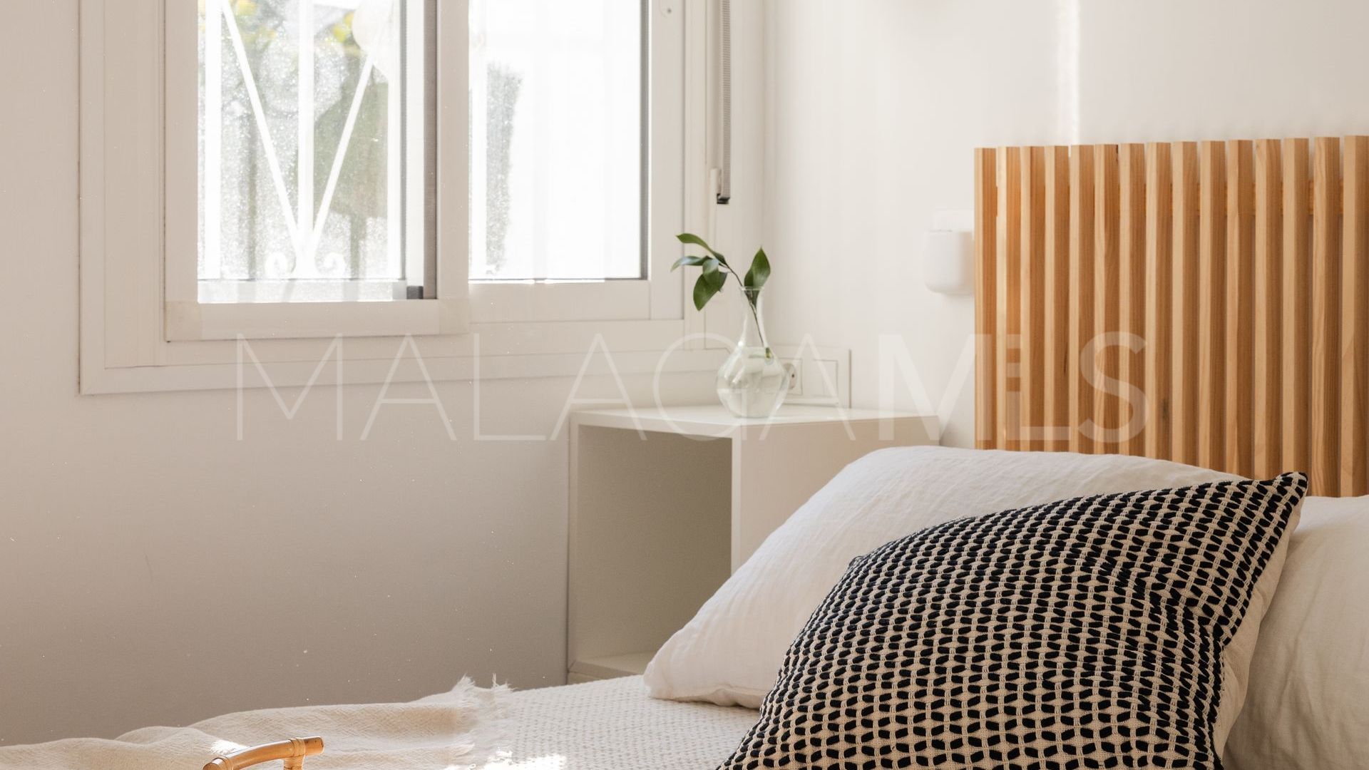 For sale 2 bedrooms apartment in Estepona