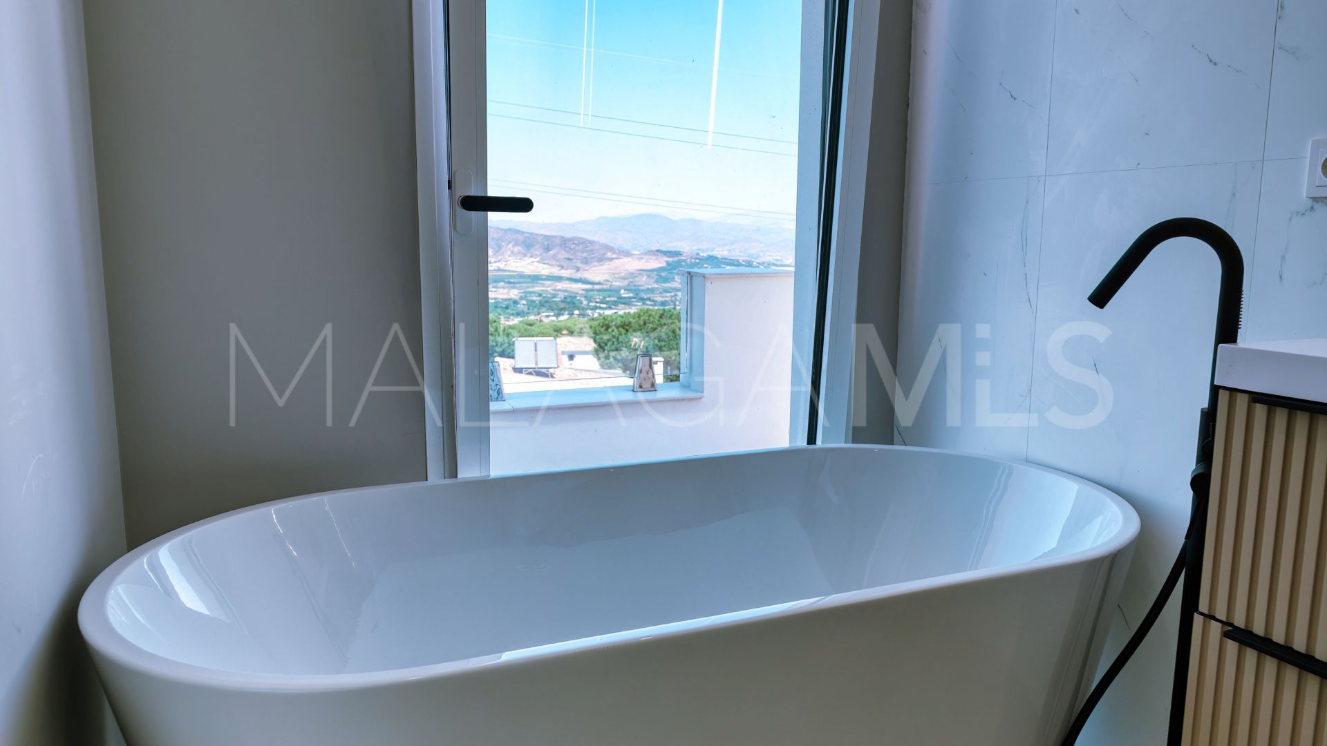 Villa for sale in Pinos de Alhaurín