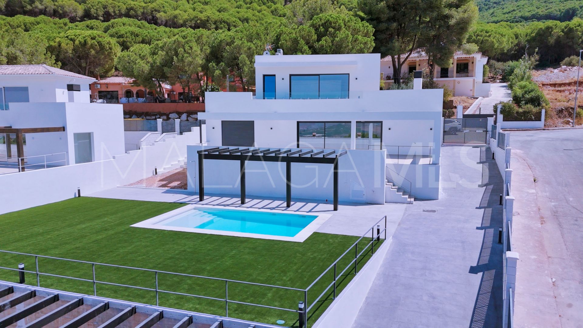 Villa for sale in Pinos de Alhaurín
