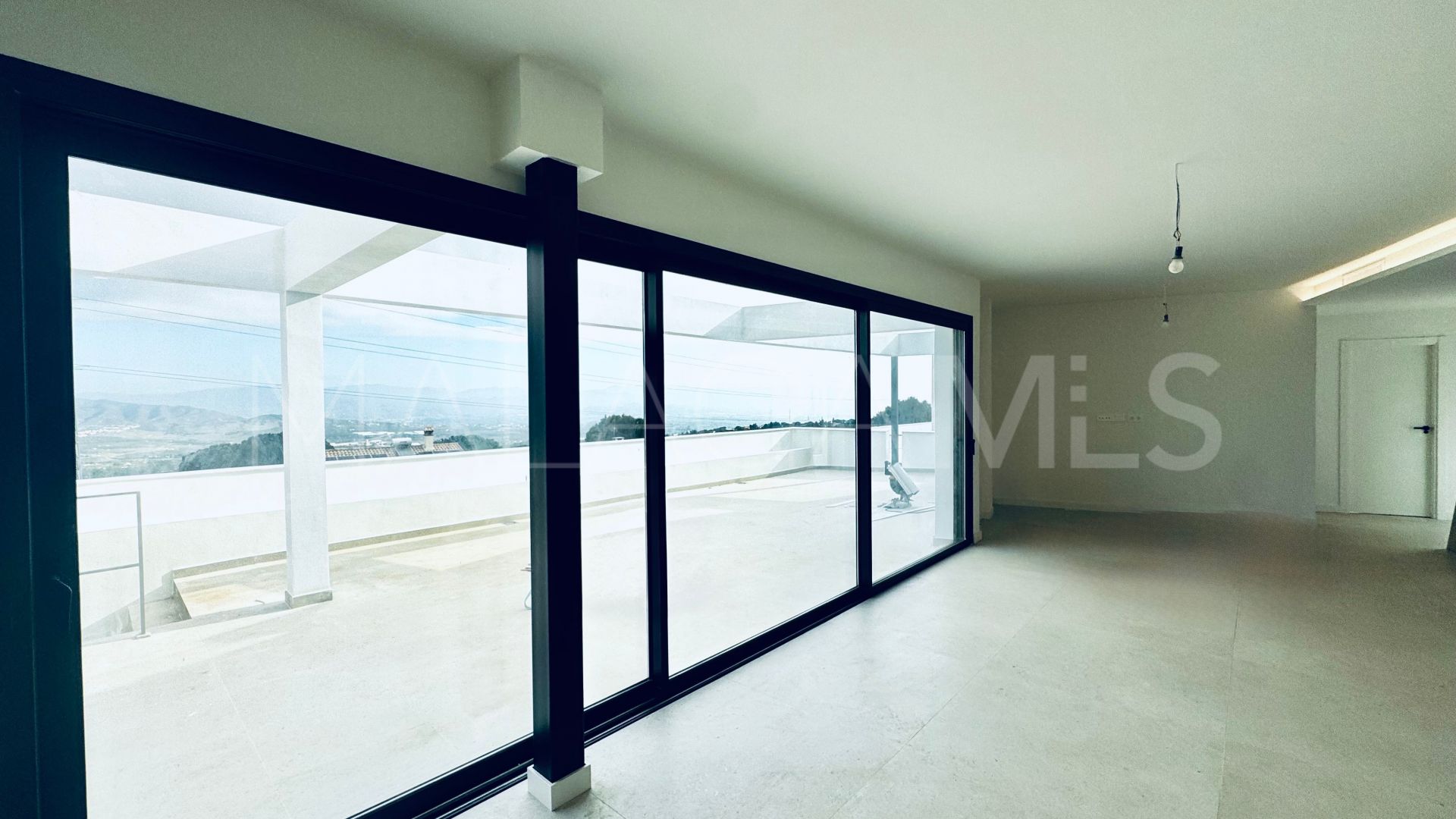 Villa for sale in Pinos de Alhaurín