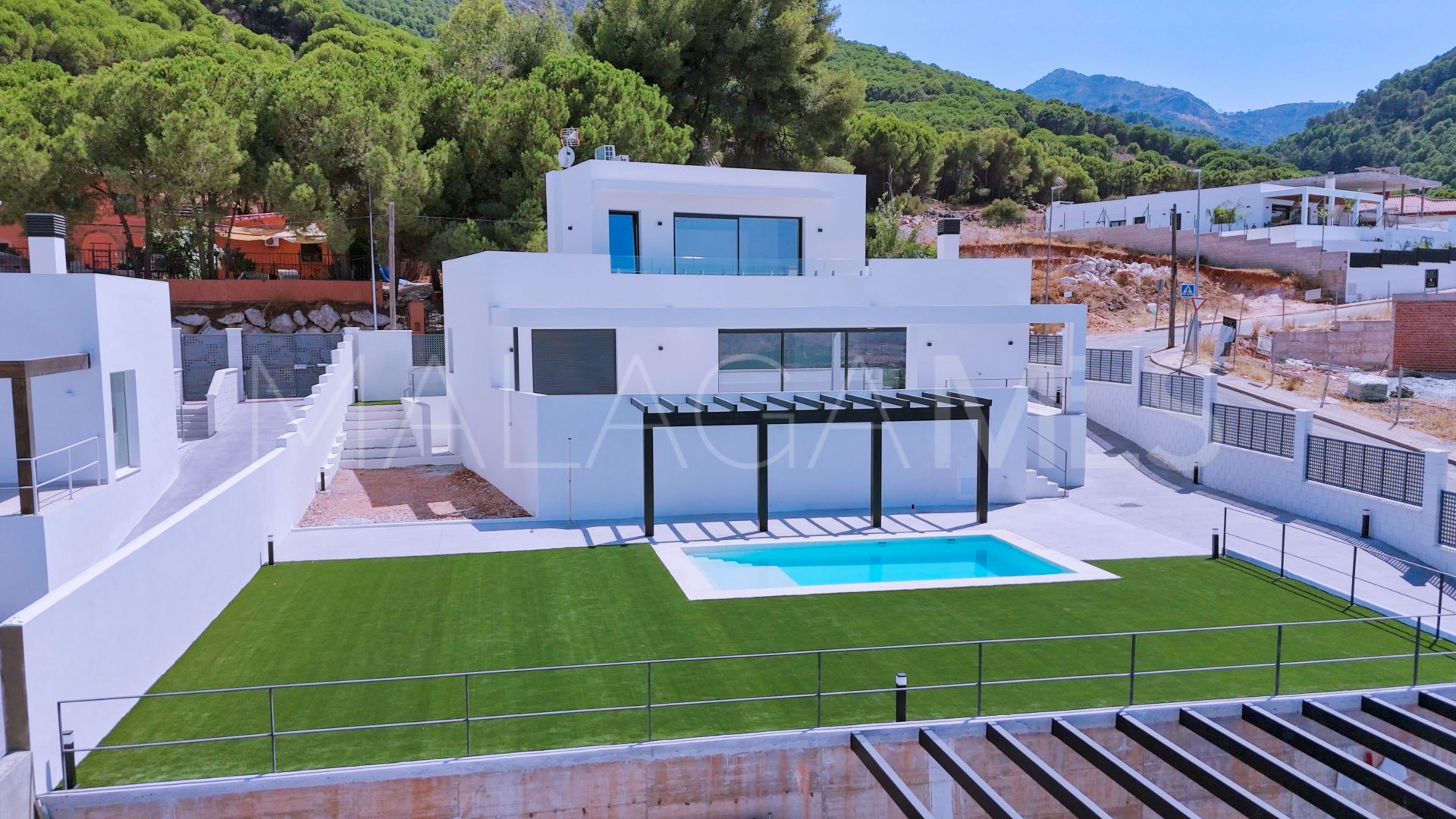Villa for sale in Pinos de Alhaurín