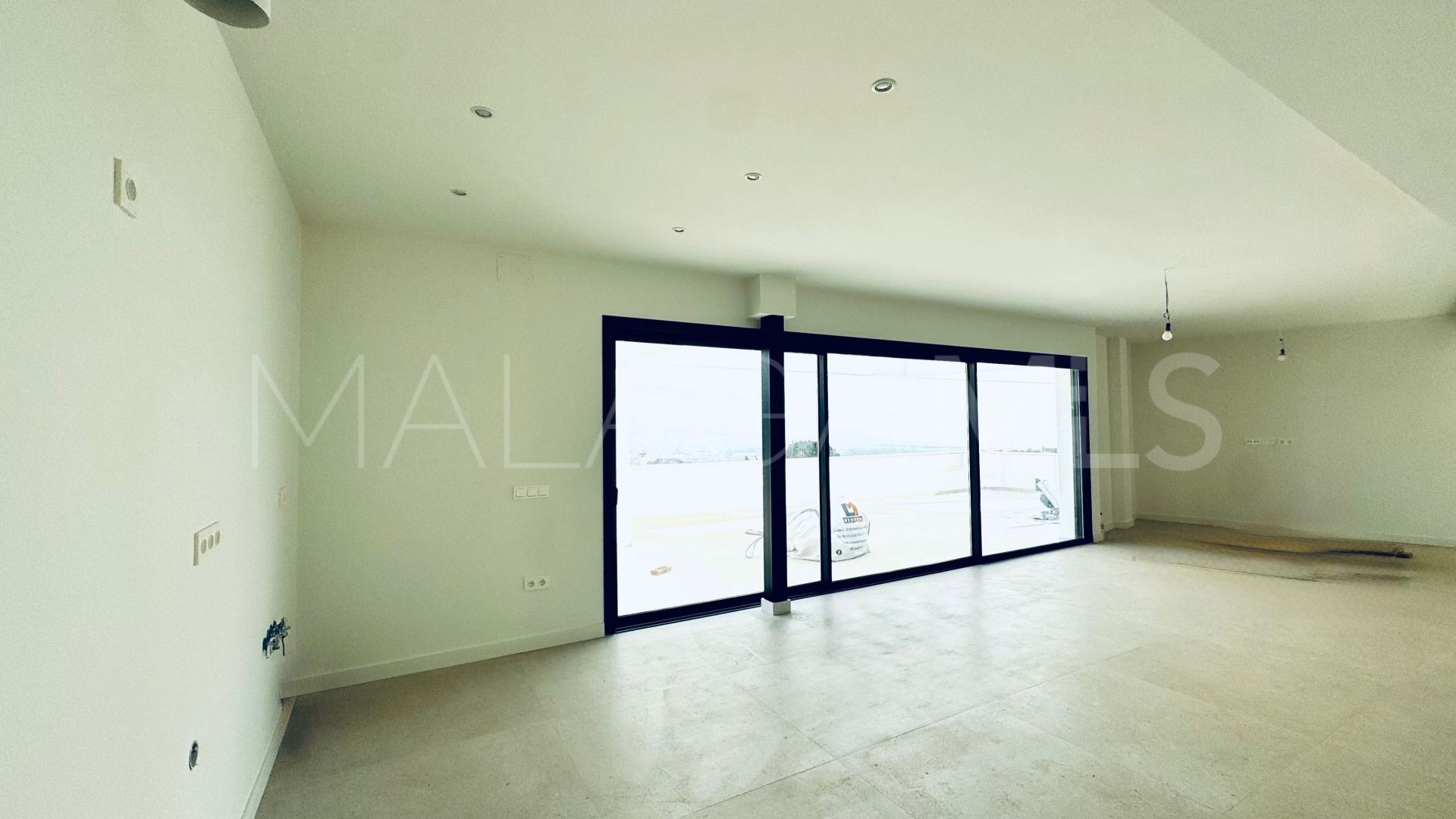 Villa for sale in Pinos de Alhaurín