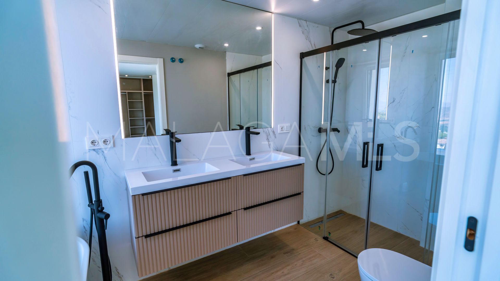 Villa for sale in Pinos de Alhaurín