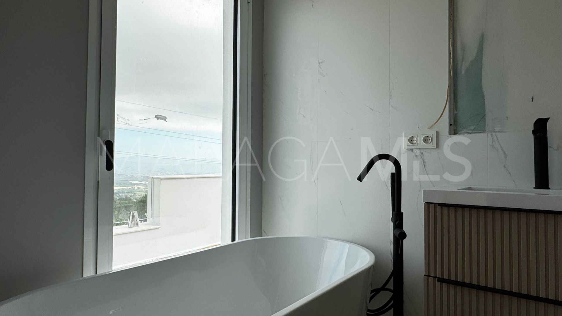 Villa for sale in Pinos de Alhaurín