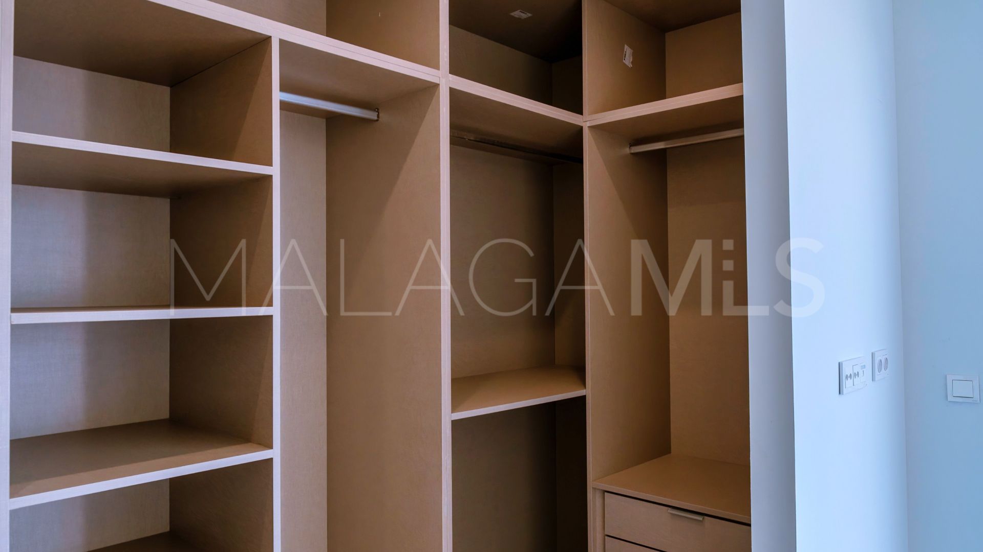 Villa for sale in Pinos de Alhaurín