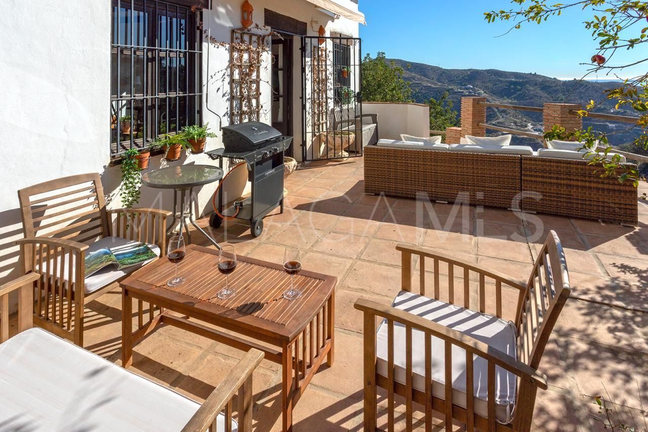 Hus i byn for sale in Malaga - Este