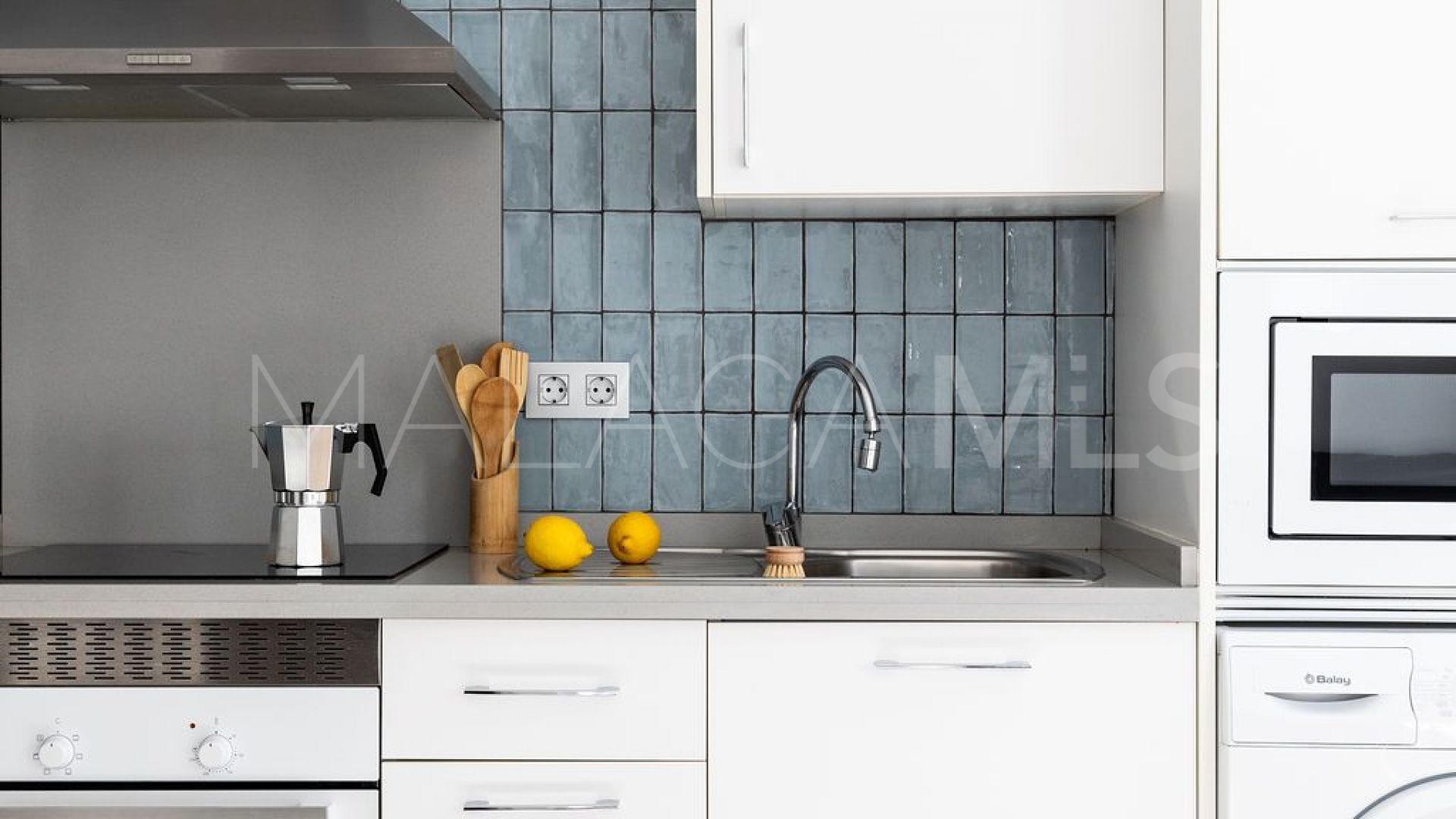 1 bedroom Bajondillo penthouse for sale