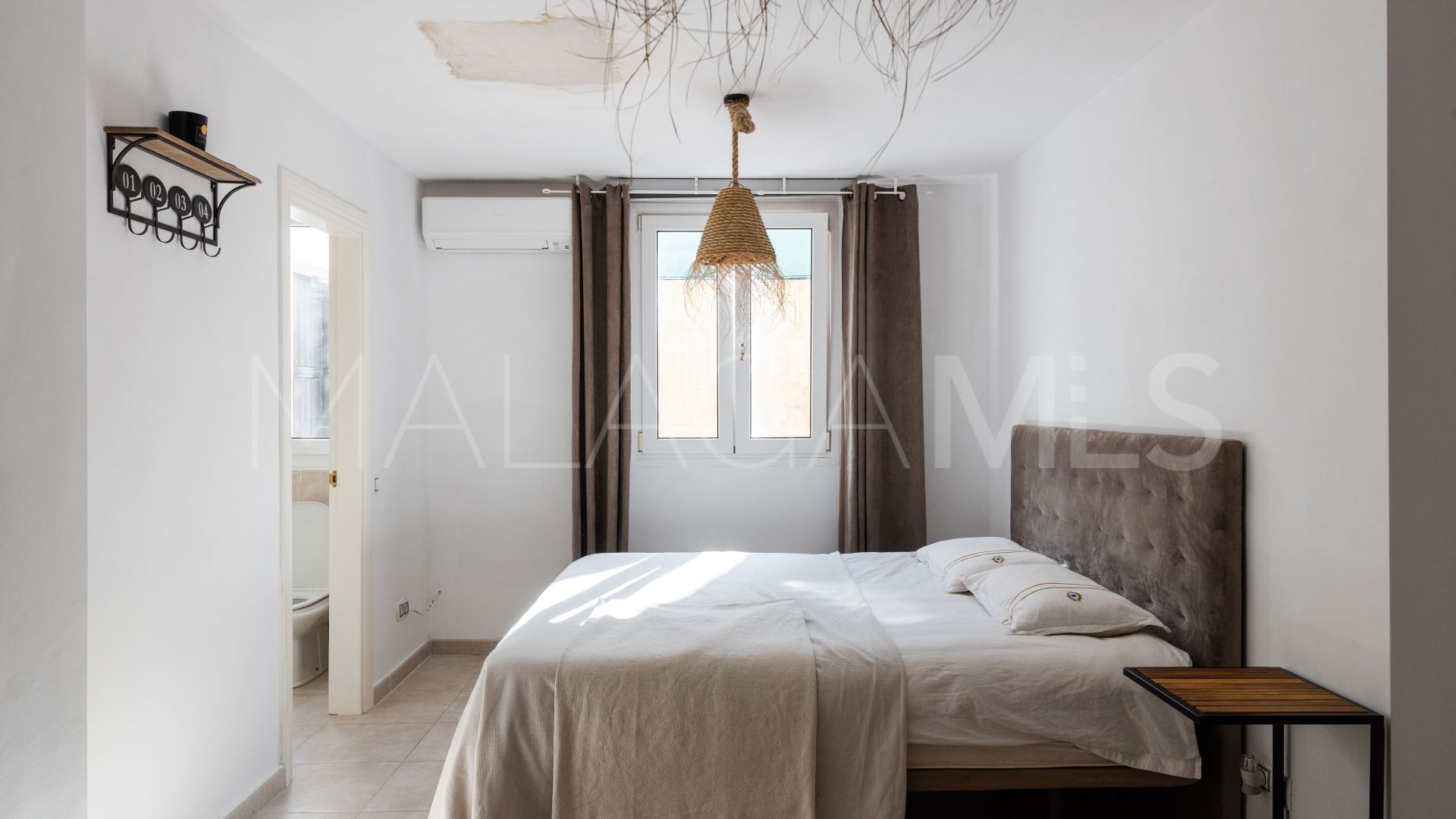 Villa for sale in New Golden Mile