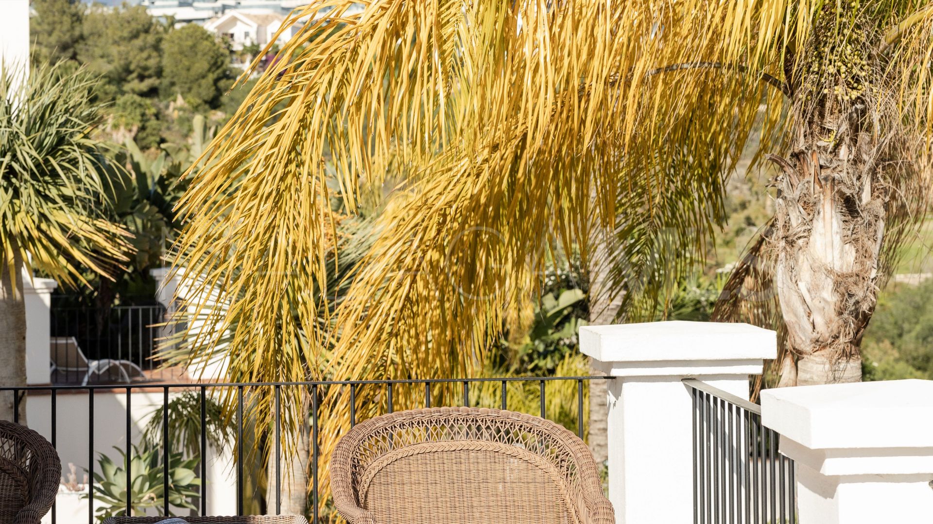 Villa for sale in New Golden Mile