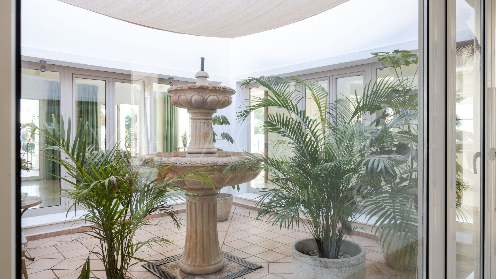 Villa for sale in New Golden Mile