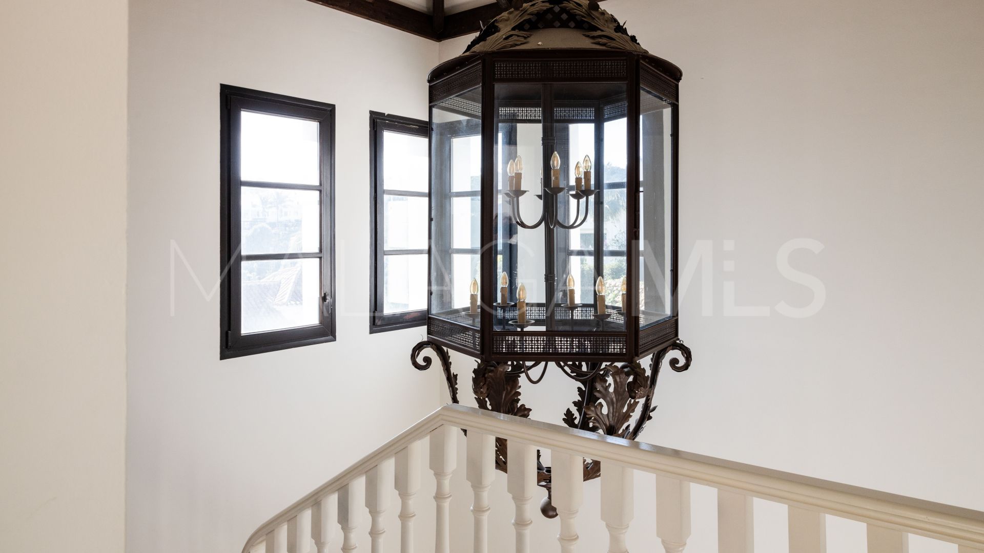 Villa for sale in New Golden Mile