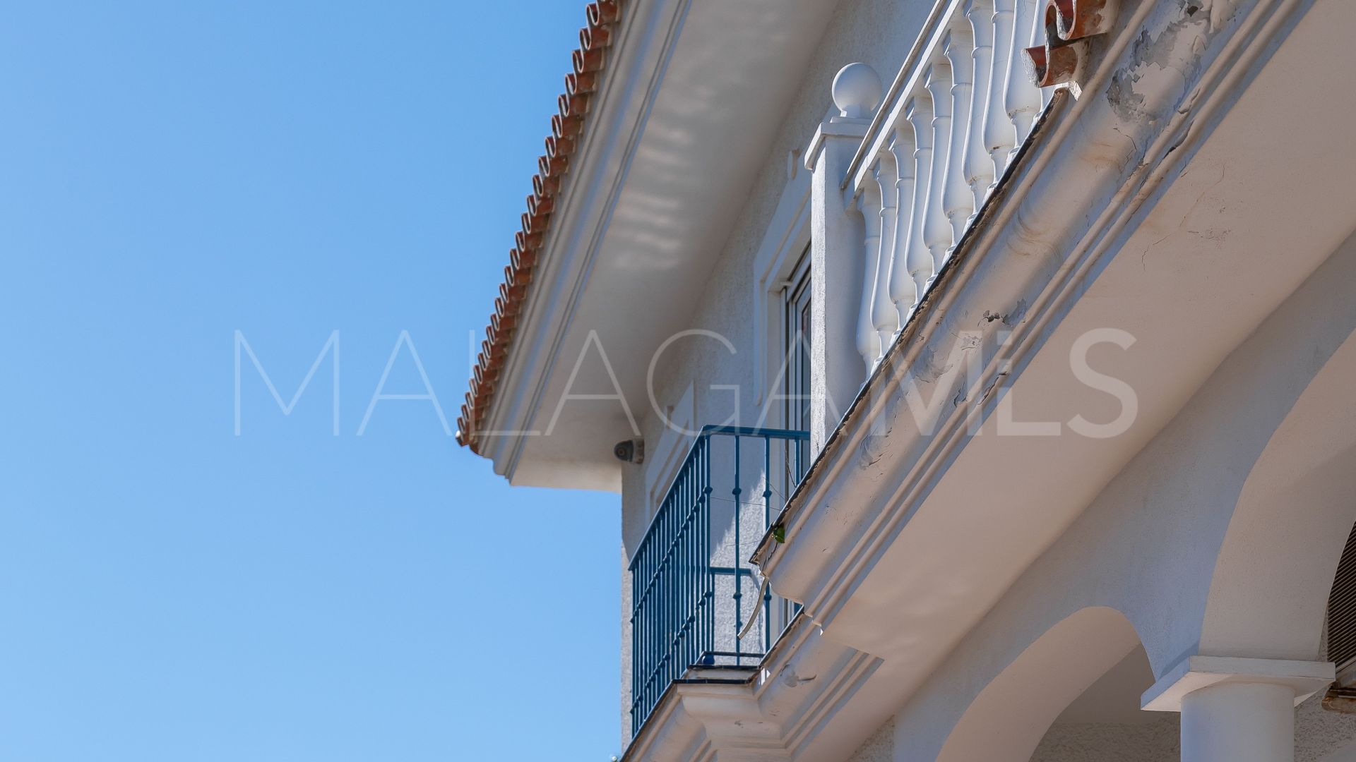Buy villa in Fuengirola with 5 bedrooms