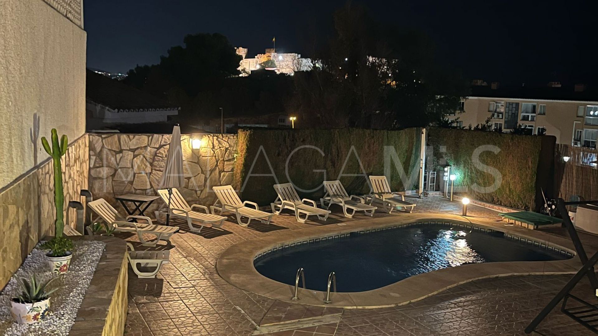 Buy villa in Fuengirola with 5 bedrooms