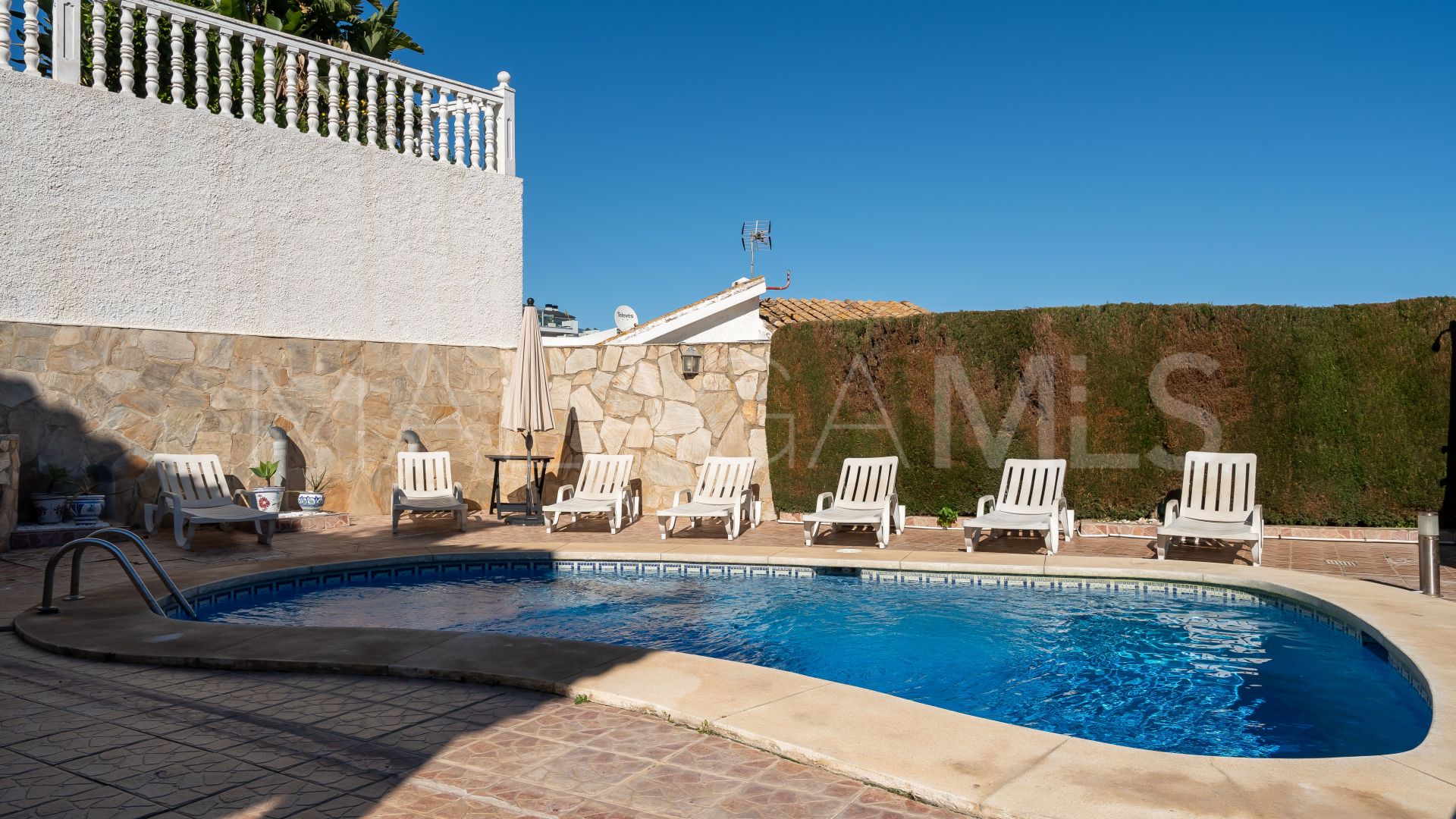 Buy villa in Fuengirola with 5 bedrooms