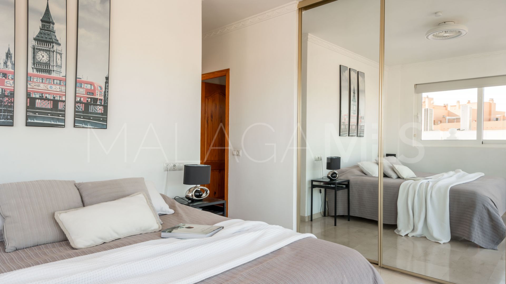 Buy villa in Fuengirola with 5 bedrooms