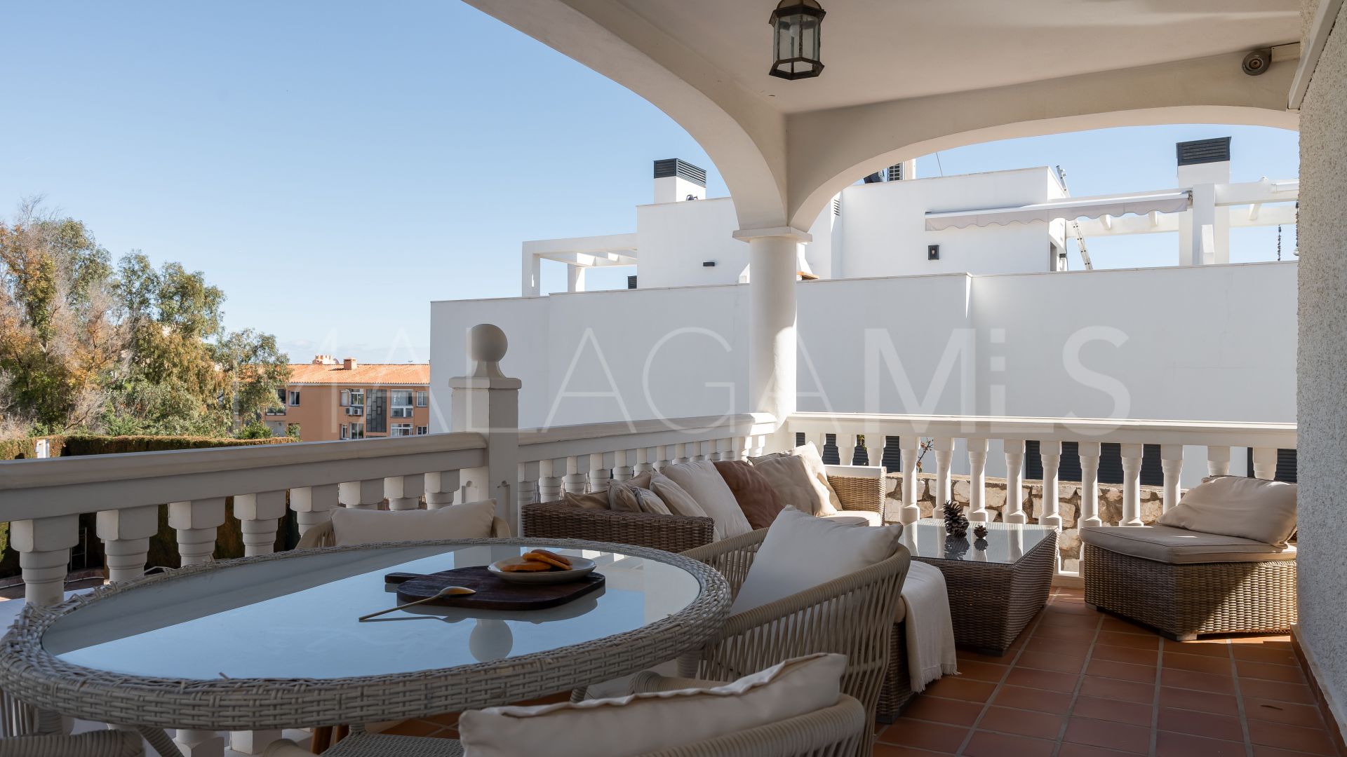 Buy villa in Fuengirola with 5 bedrooms