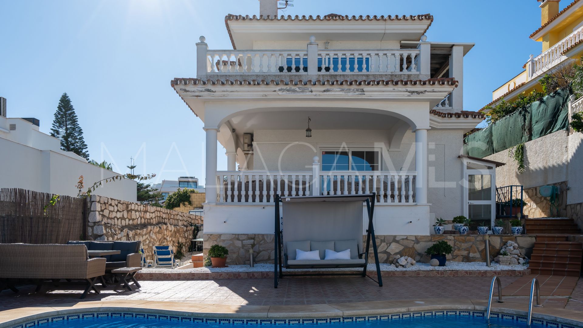 Buy villa in Fuengirola with 5 bedrooms
