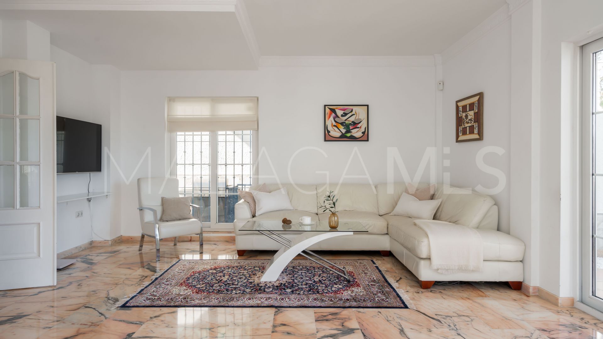 Buy villa in Fuengirola with 5 bedrooms