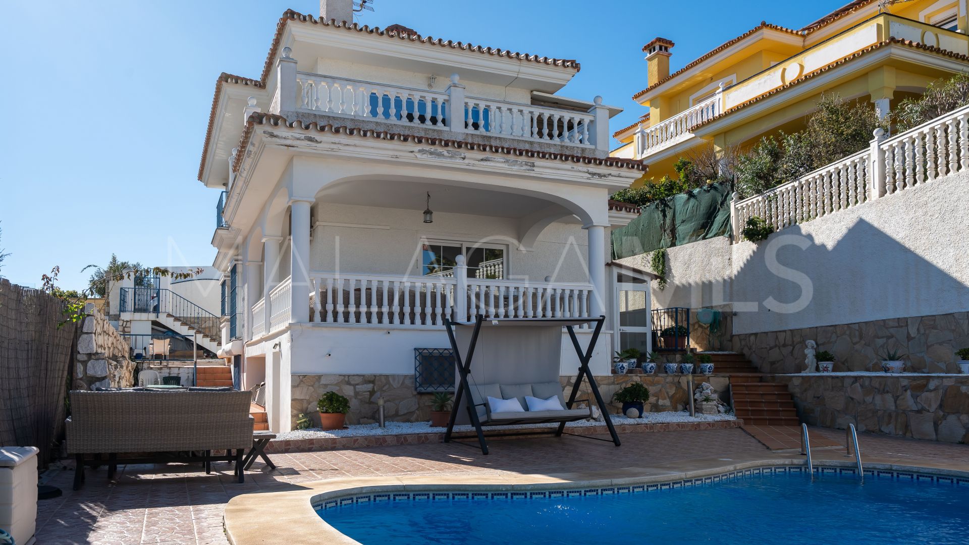Buy villa in Fuengirola with 5 bedrooms