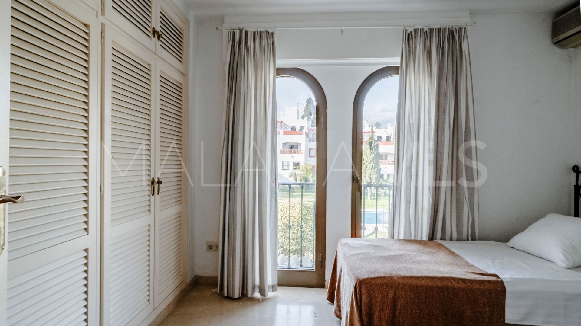 Maison de ville for sale in Estepona