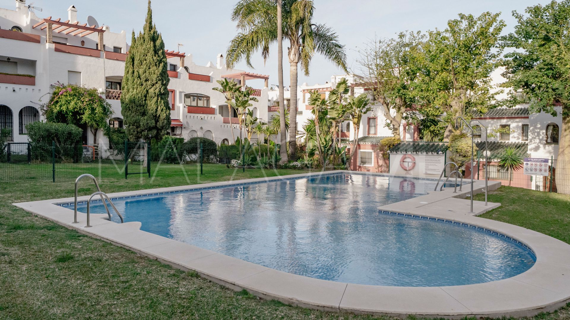 Maison de ville for sale in Estepona