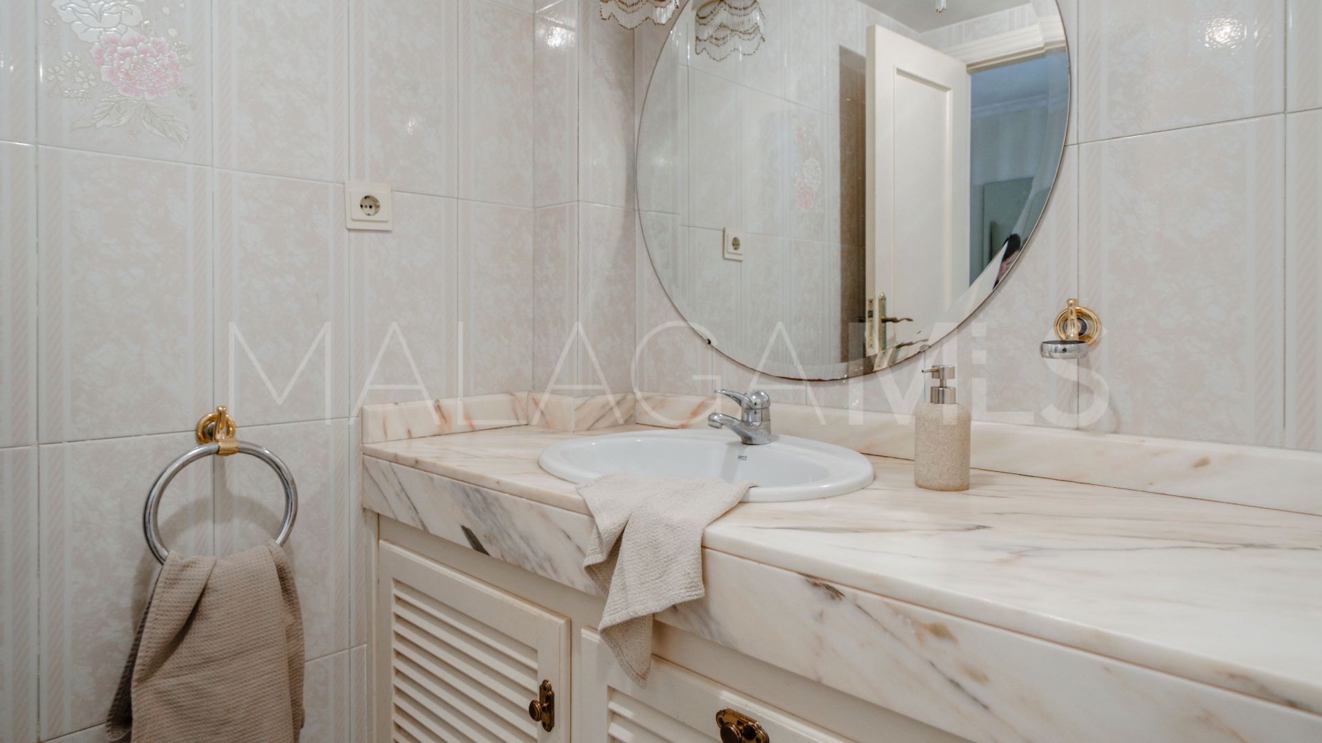 Maison de ville for sale in Estepona