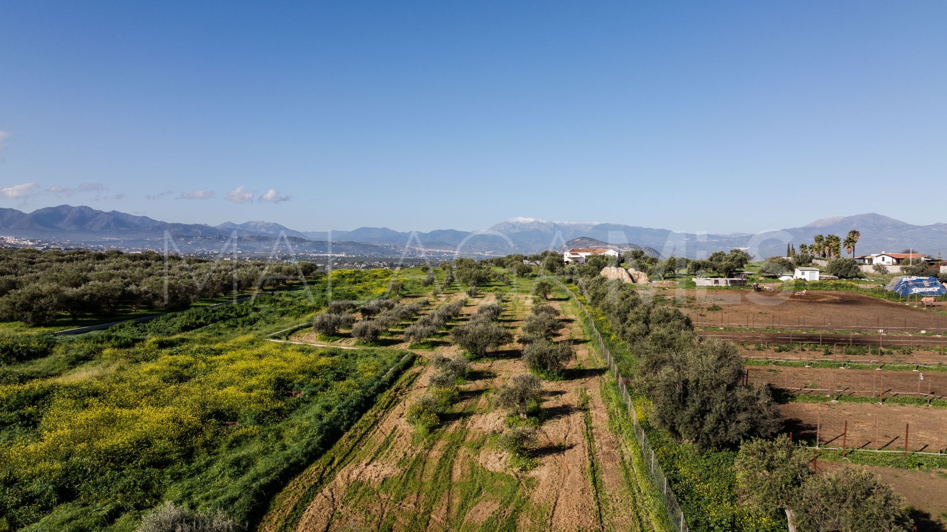 Hus i byn for sale in Alhaurin el Grande