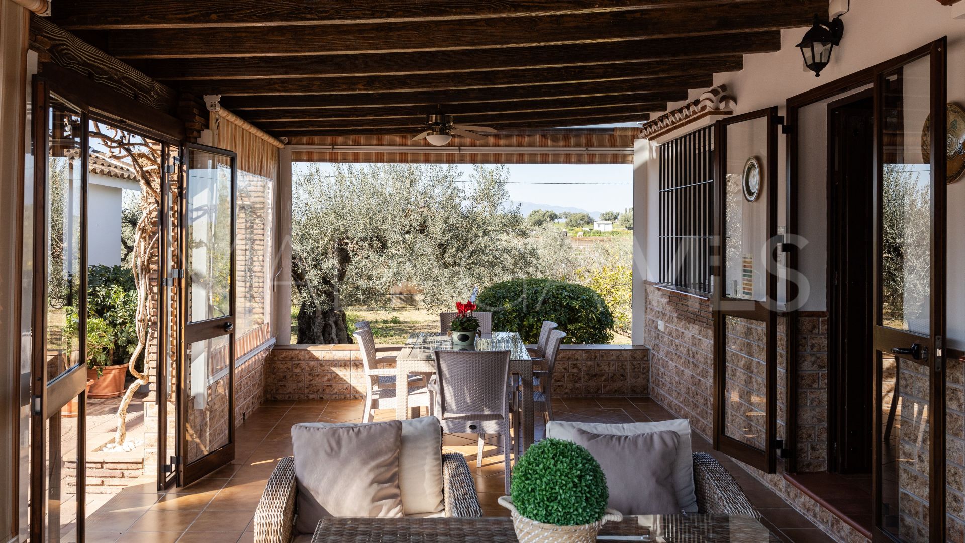Hus i byn for sale in Alhaurin el Grande