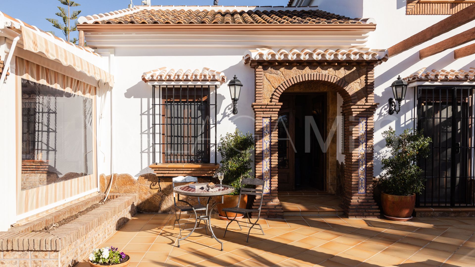 Hus i byn for sale in Alhaurin el Grande